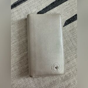 CHANEL Camelia Wallet Leather Silver CC